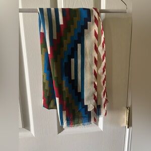 Smithsonian scarf in classic style approx 14 X 59 in